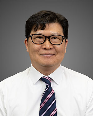 Dr. Kyong Han 